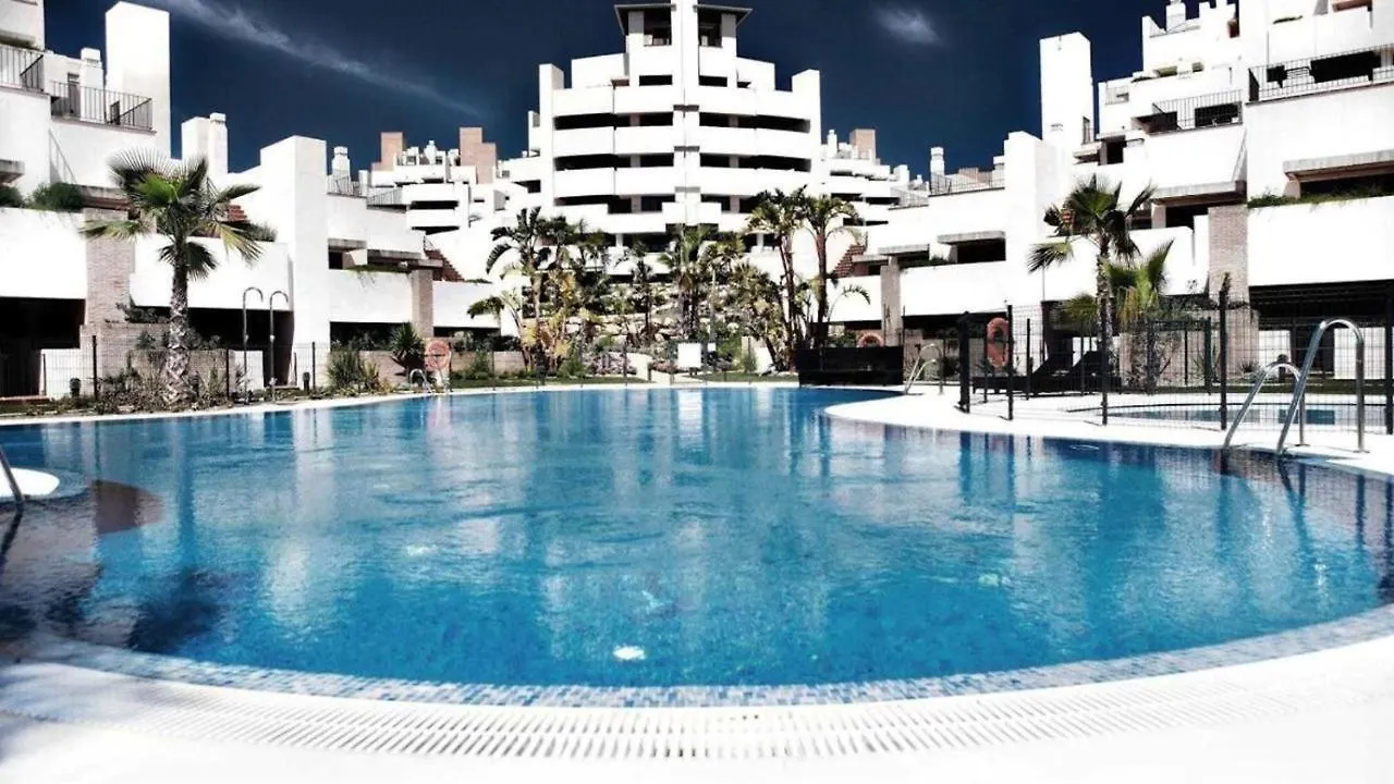 103 - Beach Apartment With Spa & Gym Estepona