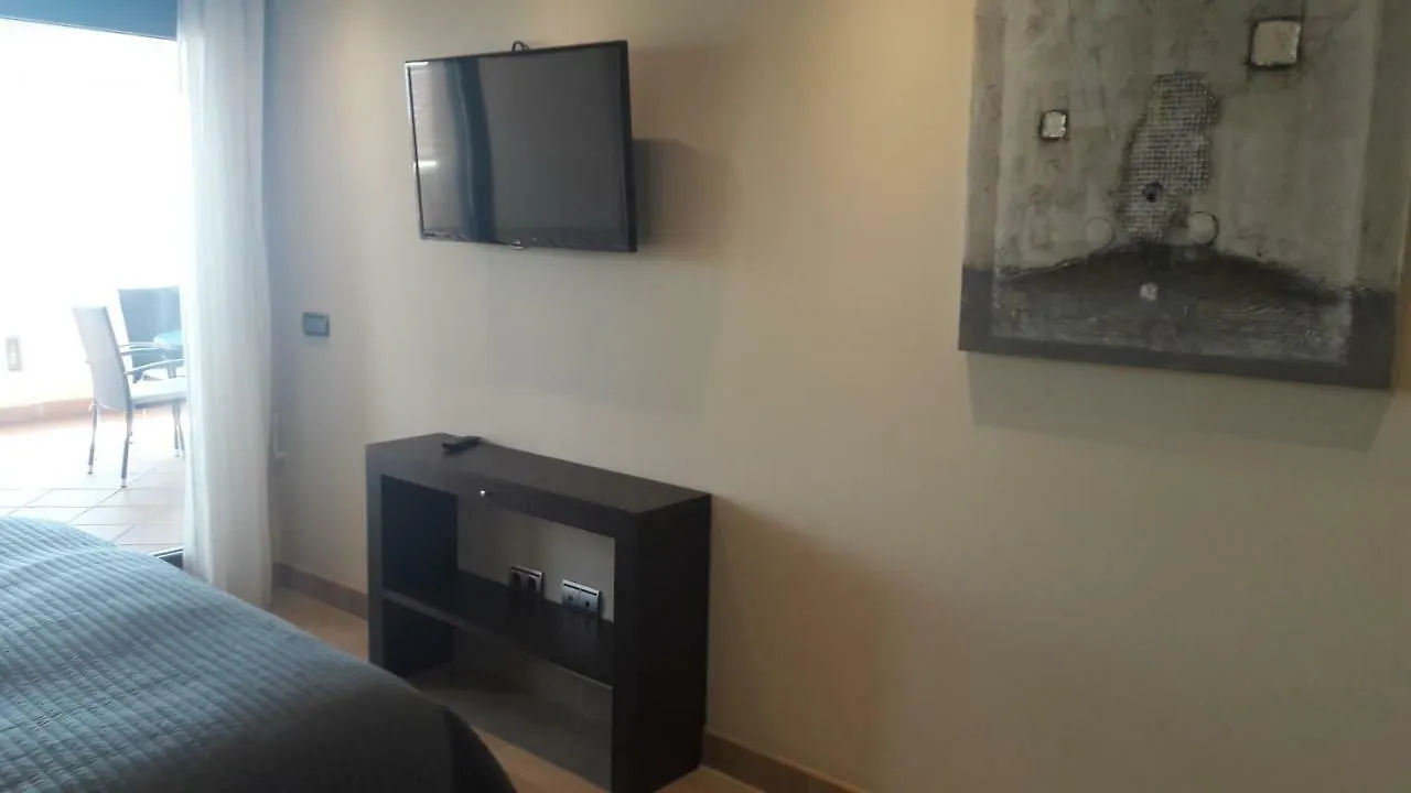 103 - Beach Apartment With Spa & Gym Estepona