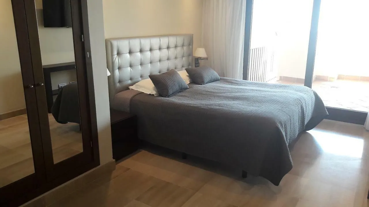103 - Beach Apartment With Spa & Gym Estepona